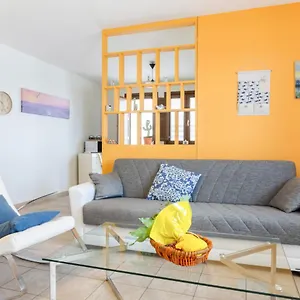 Colorful Flat With Terrace & Parking , Lecce Italia