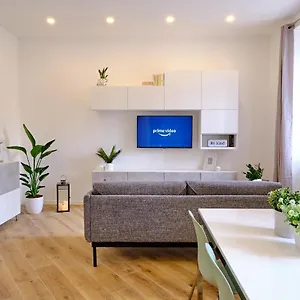 Remuria Domus , Roma Italia